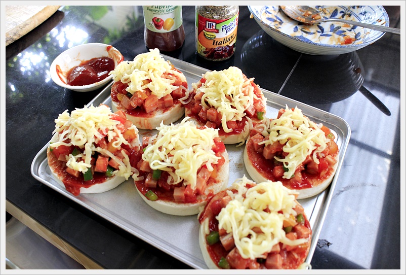 english muffin pizza 10