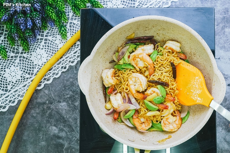 fried noodles with bitter bean and shrimp paste11