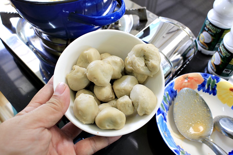 vegan noodles with mushroom curry sauces 11