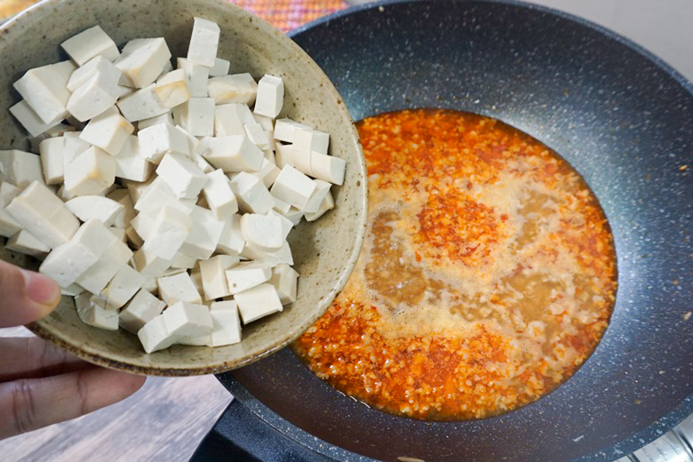 fried minced pork with sichuan sauce 18