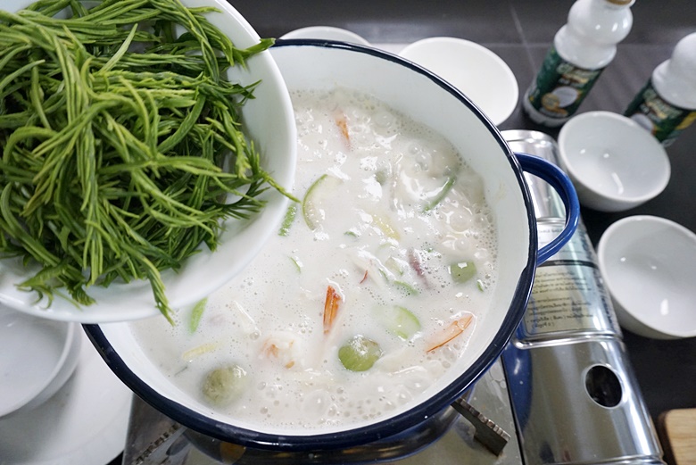  mixed vegetables in coconut soup 09