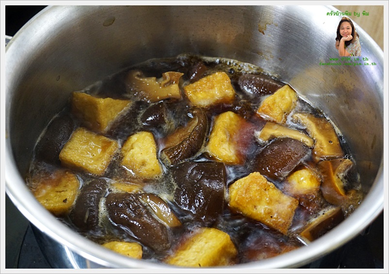 stewed tofu with dried mushrooms 106